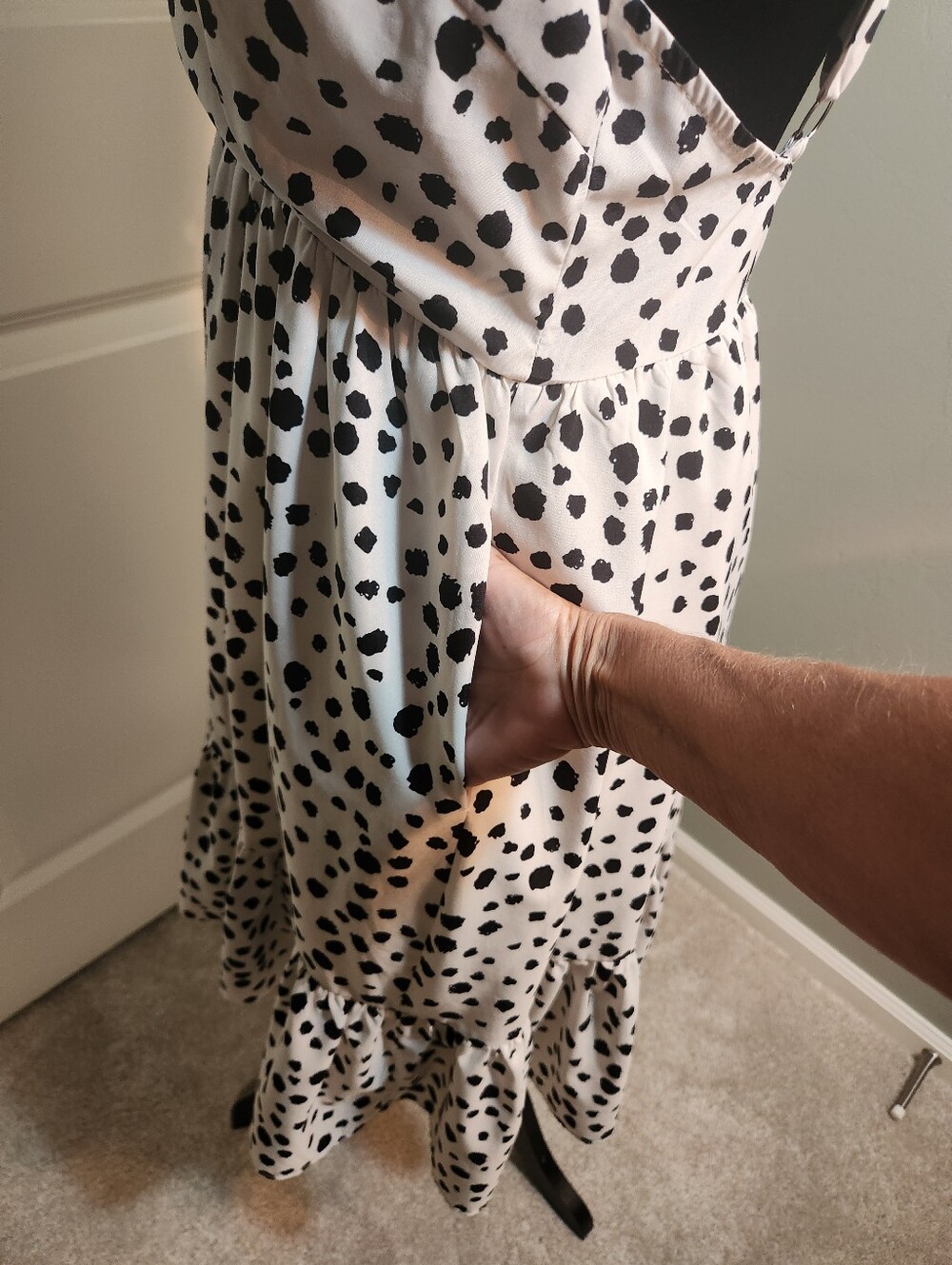 Davi & Dani White and Black Spotted Tie-Shoulder Midi Dress — Classic Summer - Picture 7 of 12